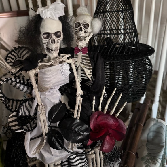 NEW! Spooky Halloween Bride & Groom Corpse Lantern Centerpiece - Picture 8 of 14